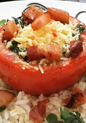 Foto de Tomates Recheados com Cottage, Bacon e Couve
