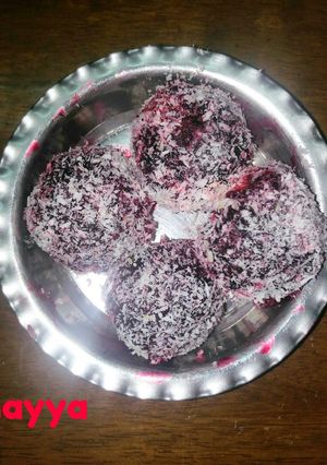 A picture of Beetroot Mava Stuffed Ladoo.