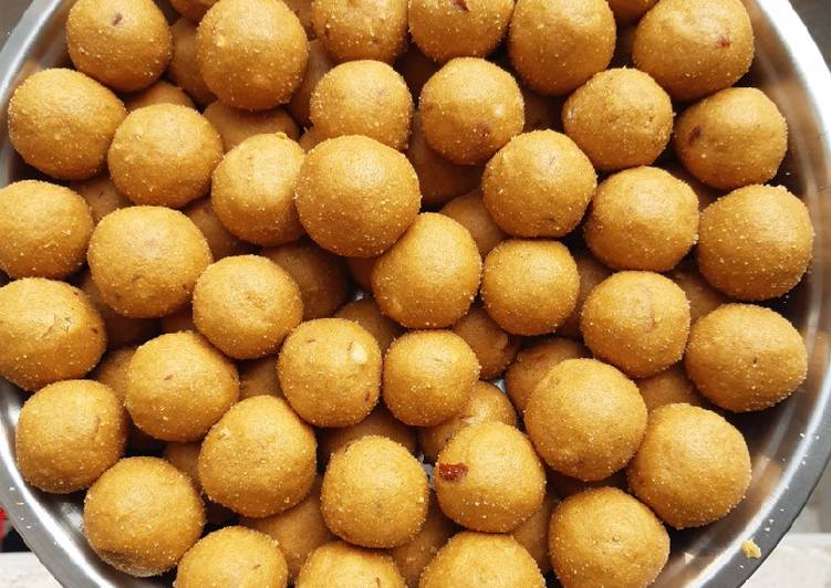 Besan Ke Ladoo