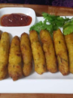 रवा आलू फिंगर (Rava aloo finger recipe in Hindi) रेसिपी मुख्य फोटो