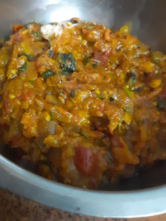 રીંગણ નો ઓળો (Ringan Oro Recipe In Gujarati) રેસીપી મુખ્ય ફોટો