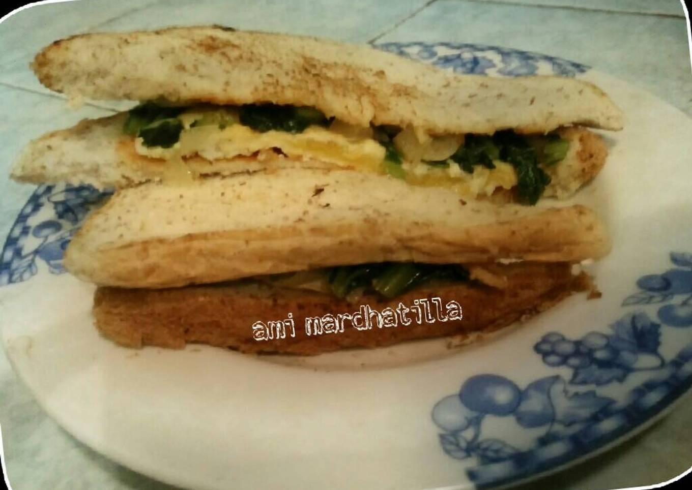Sandwich Isi Bayam
