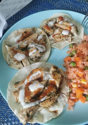 Una foto de Taquitos de pollo