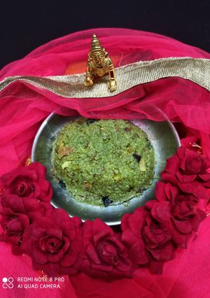 दुधी हलवा (dudhi halwa recipe in marathi) रेसिपी चे मुख्य फोटो 