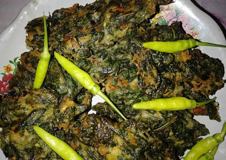 Resep masakan Bakwan daun singkong yus | Resep Bumbu Bakwan daun singkong yus Yang Sempurna