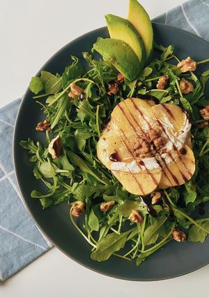 Une photo de Salade composée Pomme, Chèvre & Miel 🍏