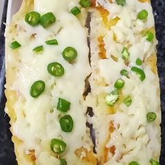 A picture of Cheese chilli toast.
