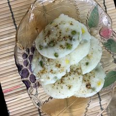 A picture of Rava idli.