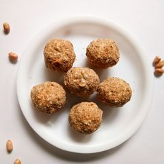 A picture of Vegan: Peanut Protein Balls.