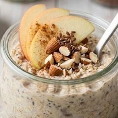 10-Minute Recipe: Apple Cinnamon Overnight Oats A picture of 10-Minute Recipe: Apple Cinnamon Overnight Oats.