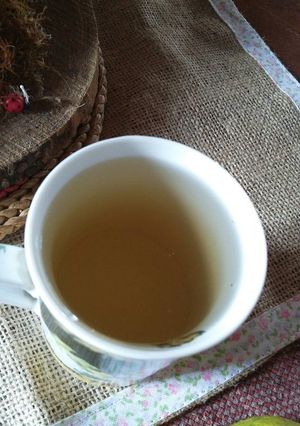 Una foto de Té de jengibre y limón