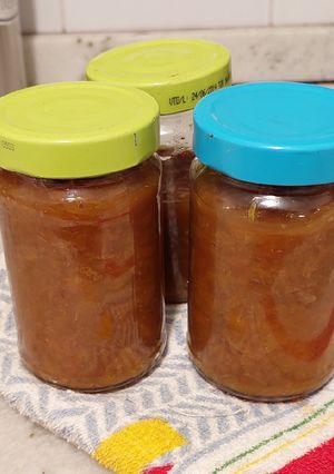 Una foto de Dulce de naranja con cáscaras