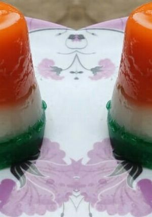 तिरंगा जेली केक (Tiranga jelly cake recipe in Hindi) रेसिपी मुख्य फोटो