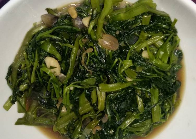 Langkah Mudah untuk Membuat Tumis kangkung sederhana Anti Gagal