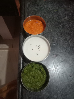 மூவகை மூவண்ண சட்னி(tricolour chutneys recipe in tamil) செய்முறை முக்கிய புகைப்படம்