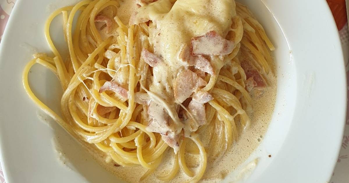 Espaguetis Carbonara Con Bacon Y Champiñones