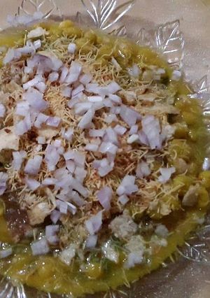 A picture of Ragda Patties.