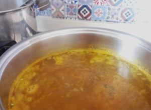 Una foto de Caldo casero