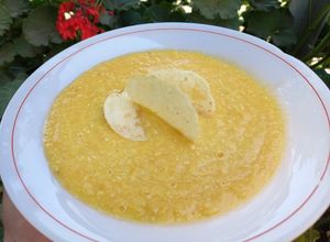 Una foto de Crema de Choclo 🌽🤩 | Crema de Maíz | Fácil y Rápida 🍵🥄