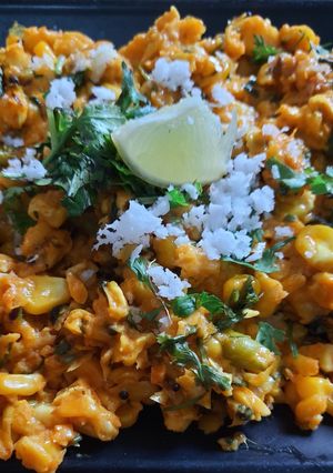 मक्याच्या कणसाचा किस (makyachya kansacha khis recipe in marathi) रेसिपी चे मुख्य फोटो