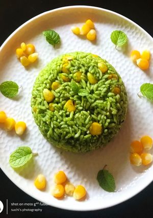 A picture of Corn palak rice.