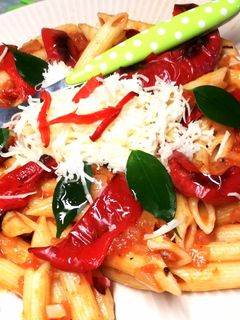 Sültpaprikás paradicsomos penne🍅🌶️ recept fotója