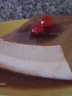 Una foto de Flan de café con leche sin horno