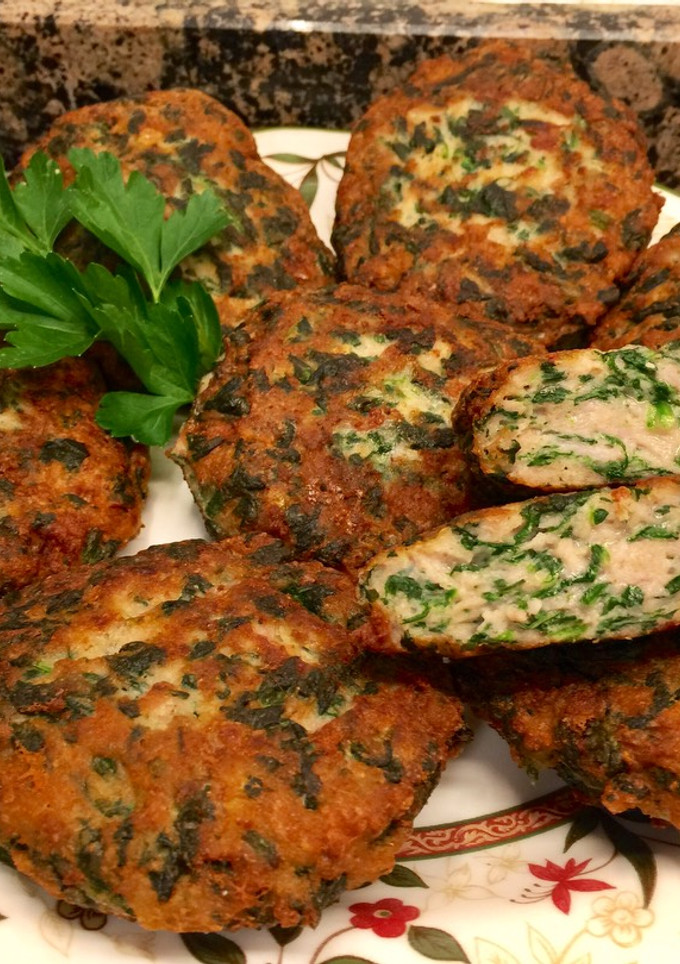 Una foto de Hamburguesas de pollo con espinacas