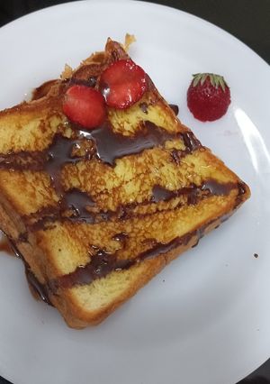 A picture of Eggless Cheesy French toast.