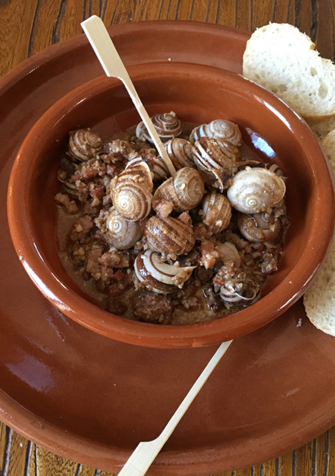 Una foto de Caracoles a la Navarra