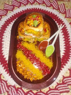 દાબેલી (dabeli recipe in Gujarati) રેસીપી મુખ્ય ફોટો