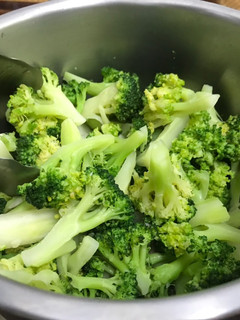 簡單做料理- 蒜香花椰菜 的食譜成品照片