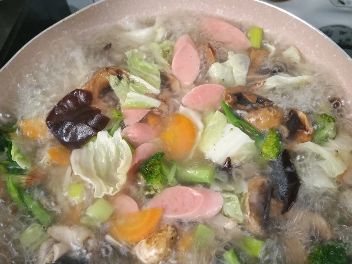 Cara Mudah Membikin Resep Sayur sop pelangi yang Lezat Sekali Anti Ribet, Bisa Manjain Lidah