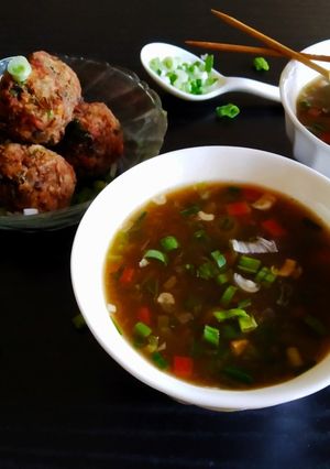 મનચાઉ સૂપ (Manchow soup recipe in gujarati) રેસીપી મુખ્ય ફોટો