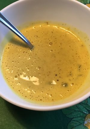 Une photo de Sauce curry aux cornichons