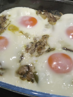 Una foto de Huevos al plato con setas