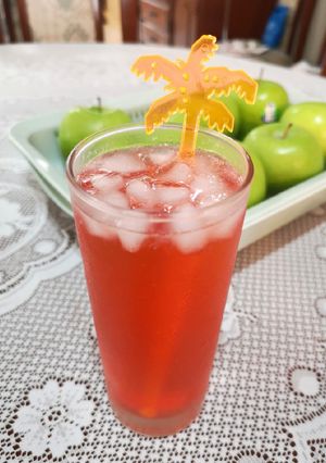Una foto de Chilcano con macerado de frutos del bosque