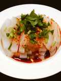 เส้นถั่วเขียวเยลลีเย็น (cold mung bean jelly noodles)