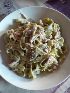 Una foto de Tallarines con setas y bacon