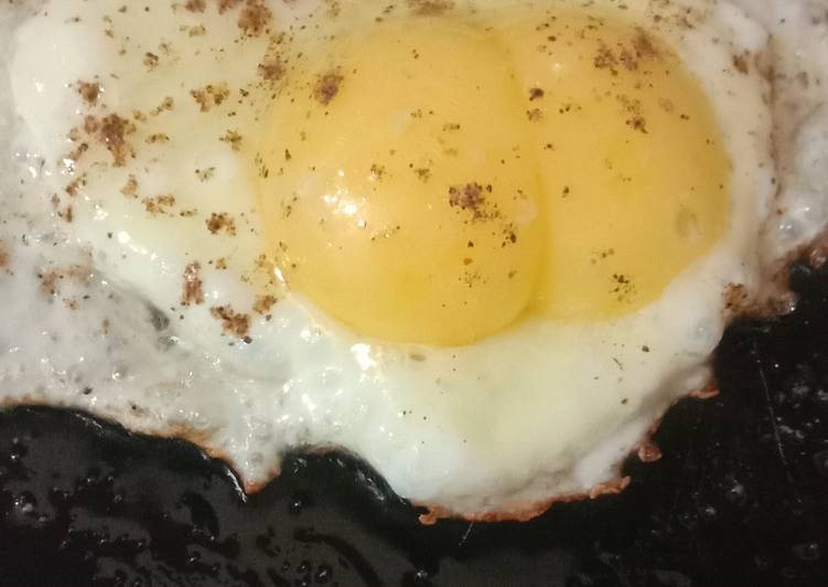 Half fry egg