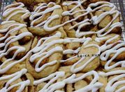 Gambar devina hermawan cinnamon roll