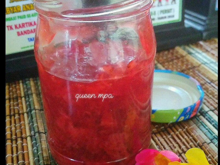 Langkah Mudah untuk Menyiapkan Strawberry jam homade yang Bikin Ngiler