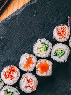 Una foto de Sushi fácil | Makisushi Hosomaki salmón