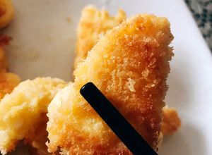 Hình của món Phô mai con bò cười chiên xù.