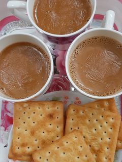 আদা দিয়ে দুধ চা(ada diya dudh cha recipe in Bengali) রেসিপির প্রধান ছবি