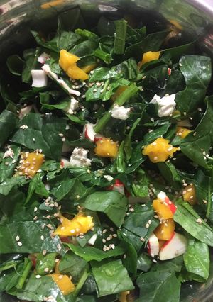 Una foto de Ensalada surimi con espinaca