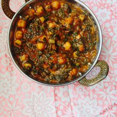 A picture of Chickpea Spinach Curry.