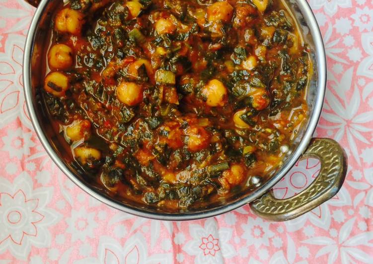 Saturday Fresh Chickpea Spinach Curry