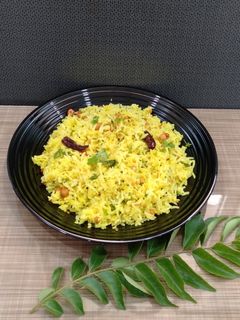સાઉથ ઇન્ડિયન ચિતરાના રાઈસ (South Indian Chitrana Rice Recipe In Gujarati) રેસીપી મુખ્ય ફોટો