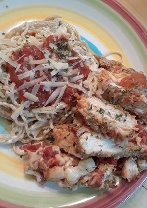A picture of Chicken Parmesan.